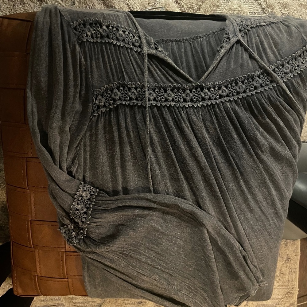Altar’d State Gray Tunic S EUC